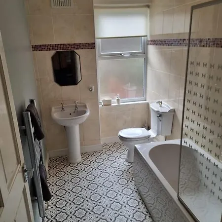 2 Bedroom House *